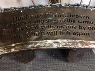Family Chain bench